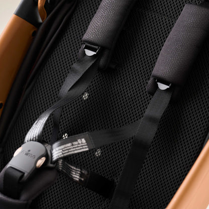 close up of summer pad detail on miro compact stroller in mocha cream 